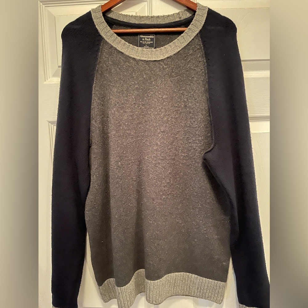 I’m selling a Abercrombie and Fitch Sweater